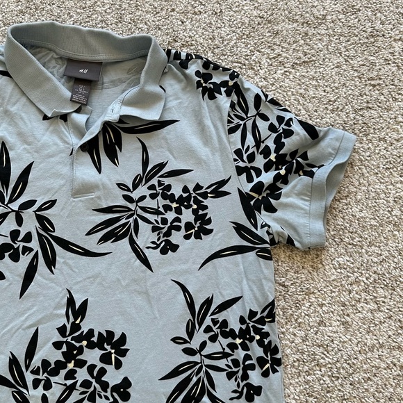 Mens H&M Abstract Floral Blue Polo T-Shirt - Picture 2 of 3